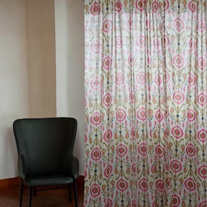 Lentegordijn, vintage bloemenpanelen, kinderkamerdecoratie, bohogordijnen, bohodecor, housewarmingcadeau.