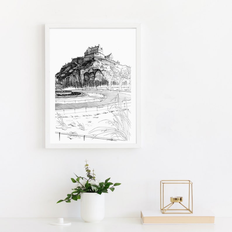 Edinburgh Castle Black and White Ink Illustration Print, Scottish A3 Art, Winter Cityscape Bild 7