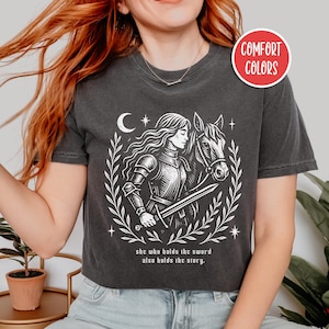 Castlecore shirt middeleeuws shirt Booktrovert shirt fantasie tarotkaart shirt Renaissance shirt schoolse dingen ridder shirt grillige kleding