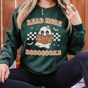 Leer más Libros Ropa Retro Halloween Sudadera Spooky Teacher Crewneck Librarian Sweatshirt Bookish Sweatshirt Halloween Teacher Sweater