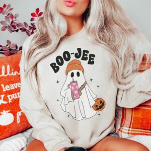 Boo Jee Sweatshirt Retro Halloween Sweatshirt Plus Size Retro Ghost Sweatshirt Halloween Crew Neck Hippie Halloween Gift Fall Clothes Women