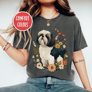 クールなシーズーシャツ シーズーギフト かわいいシーズーママシャツ 花柄犬Tシャツ 犬好きギフト aDogママ コテージコアクロージング ボタニカルシャツ