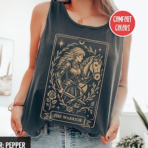 Camiseta Castlecore, camiseta medieval, camiseta Booktrovert, camiseta de fantasía con cartas del tarot, camiseta renacentista, artículos literarios, ropa Whimsigoth.