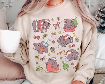 Moo Deng クリスマス スウェットシャツ Moo Deng グッズ かわいい Moo Deng カバ プラスサイズ クリスマス セーター コケット 服 おもしろい ベビー ピグミー カバ ギフト