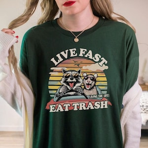 Live Fast Eat Trash Shirt Lustiges Waschbär Shirt Waschbär Geschenke Waschbär Meme Shirt Opposum Shirt Possum Geschenke Tierliebhaber Geschenk Trash Panda Shirt
