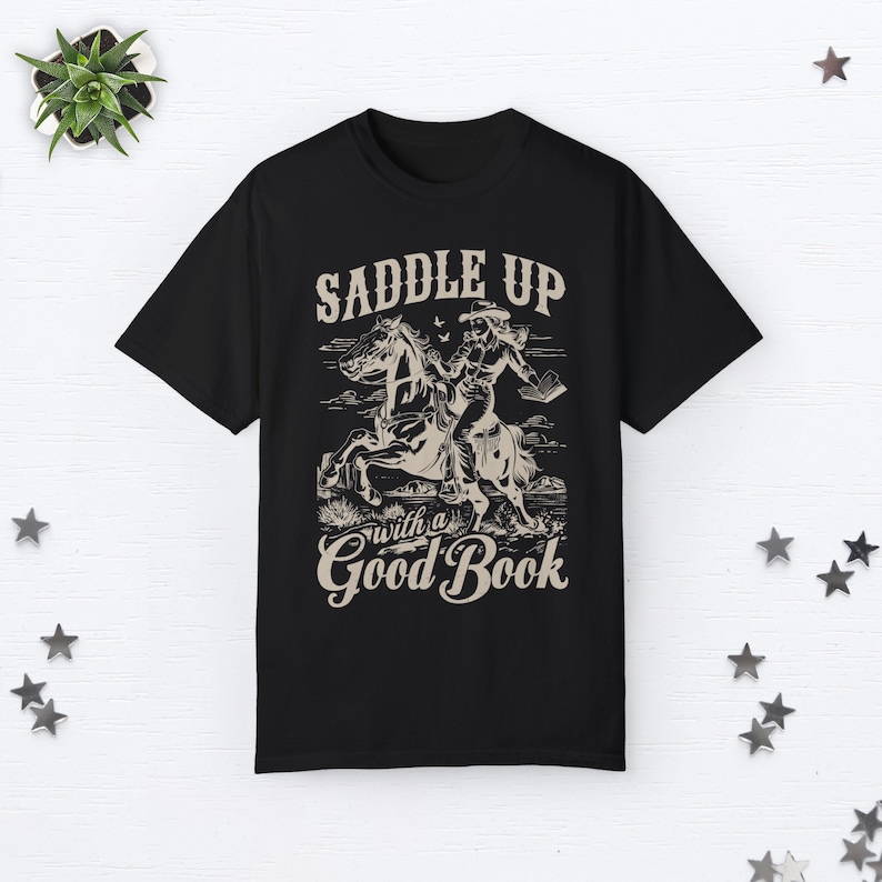 Bookish Cowgirl Shirt Cowboy Romance Shirt Howdy Shirt Yeehaw Shirt Smut Book Lover Gift Romance Reader Shirt Vintage Western Graphic Tee Black