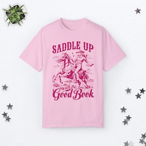 Bookish Cowgirl Shirt Cowboy Romance Shirt Howdy Shirt Yeehaw Shirt Smut Book Lover Gift Romance Reader Shirt Vintage Western Graphic Tee Blossom