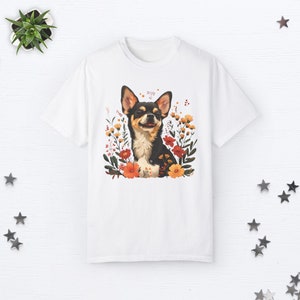 Chihuahua Shirt Chihuahua Geschenke Süßes Chihuahua Mom Shirt Floral Hund Tshirt Hunde Liebhaber Geschenk Hund Mama Cottage Core Kleidung Botanische Shirt White