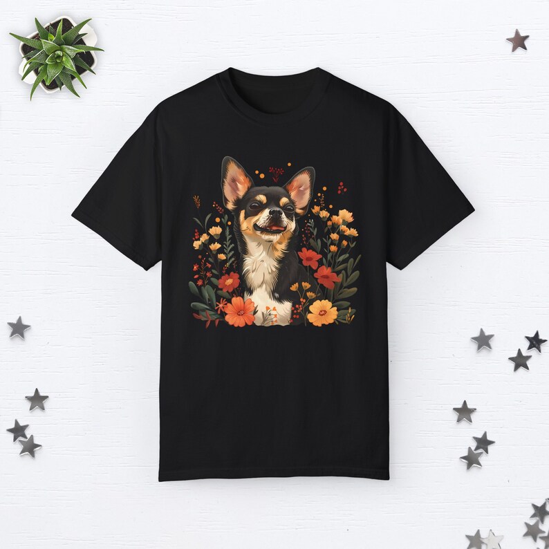 Chihuahua Shirt Chihuahua Geschenke Süßes Chihuahua Mom Shirt Floral Hund Tshirt Hunde Liebhaber Geschenk Hund Mama Cottage Core Kleidung Botanische Shirt Black