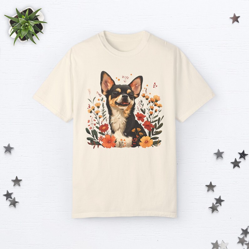 Chihuahua Shirt Chihuahua Geschenke Süßes Chihuahua Mom Shirt Floral Hund Tshirt Hunde Liebhaber Geschenk Hund Mama Cottage Core Kleidung Botanische Shirt Ivory