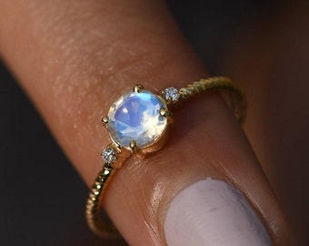 Moonstone Engagement Ring/Round Rainbow Moonstone Ring/14k Gold Promise Ring/Dainty Moonstone Ring/Moonstone Jewelry/June Birthstone Jewelry