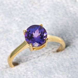 Solitaire Tanzanite Wedding Ring, 18k Gold Tanzanite Promise Ring, Round Gemstone Ring, Minimalist Charm Ring,Prong Set,Birthstone Ring Gift