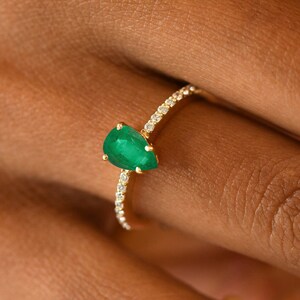 Solitaire Emerald Engagement Ring, 14K Diamond Eternity Band Ring, Pear Cut Green Ring, Petite Gold Ring, Prong Set,Chunky Promise Ring Gift