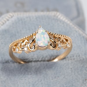 Pear Cut Opal Vintage Ring, Solid Gold Opal Diamond Ring, Unique Bridal Ring, Opal Engagement Ring, Dainty Promise Ring Gift for Fiancé