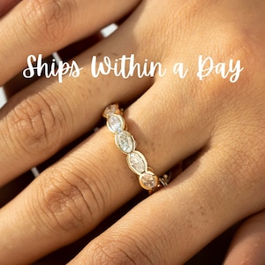 Bezel Set Moissanite Engagement Band,14k Solid Gold,East West Full Eternity Ring,Oval Moissanite Wedding Ring,Vintage Bridal Stackable Band