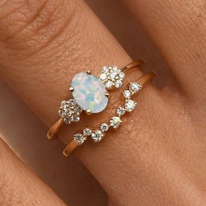 Oval Opal Ring in 14k Gold with Diamond Clusters, October Birthstone, Dainty Handmade Ring, Promise Gift Jewelry for Her, Trendy Opal Ring