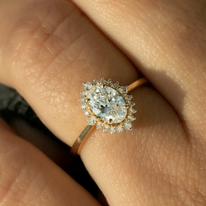 1ct Oval Lab Grown Diamond Halo Ring, 14K Solid Gold Engagement Ring, IGI Certified Diamond Ring, Proposal Ring for Women, Wedding Ring