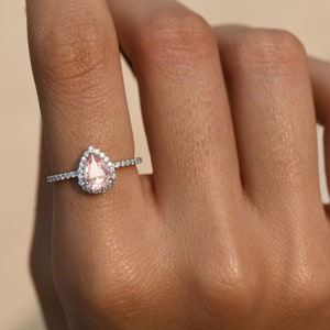 Vintage Pear Cut Morganite Engagement Ring Solitaire Promise Ring for Girlfriend 14k Solid Gold Halo Diamond Ring Handmade Birthday Gift