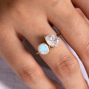 Rainbow Moonstone & Moissanite Ring,Toi Et Moi Engagement Ring,Double Stone Ring,Art Deco Wedding Ring,Round and Pear-Cut Ring,Promise Ring