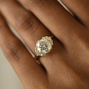 Pierścionek zaręczynowy z 2-karatowym diamentem w szlifie poduszkowym, 14-karatowe złoto z 14-karatowym litym złotem