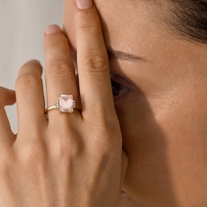 Morganit Solitär Ring, Versteckter Halo Ring, 18k Solid Gold Ring, Ehering im Smaragdschliff, Rosa Morganit Ring, Geburtstagsgeschenk