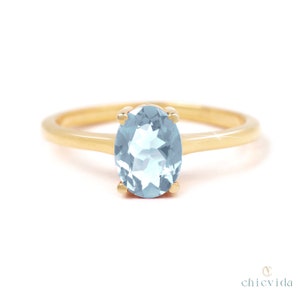 Minimalistischer Aquamarinring im Ovalschliff, Solitärring, natürlicher blauer Edelstein, zierlicher Ring, 14 k Goldring, Verlobungsgeschenk, Schmuck für jeden Tag