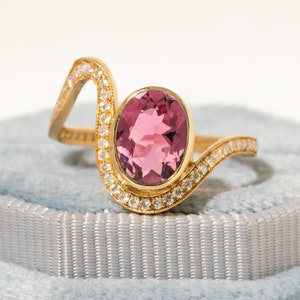 Solitaire Pink Tourmaline Curve Ring, Unikalny Diamentowy Pierścień Wieczności Solidny Złoty Pierścień, Owalna Biżuteria Kamieni Szlachetnych, Duży Kamień Różowy Pierścionek Zaręczynowy