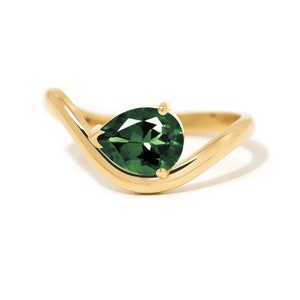 14k Green Tourmaline Ring,Pear Tourmaline Wedding Ring,14K Solid Gold Curved Band, Natural Tourmaline Jewelry,Graduation Gift,East West Ring