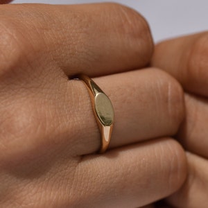 Minimalist Gold Signet Ring, 14K Solid Gold Oval Ring for Her, Petite Everyday Ring, Custom Initial Ring, Stackable Gold Ring For Women Gift