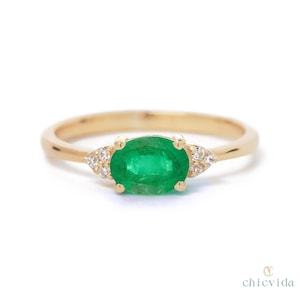 Natural Emerald Ring,14k Solid Gold Engagement Ring,Dainty Wedding Ring for Her,May Birthstone Jewelry,Unique Diamond Accent,East West Ring