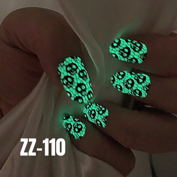 Halloween Glow in the Dark Skulls Color Real Nail Polish Strips