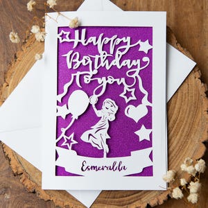 Carte d'anniversaire inspirée d'Esmeralda Disney / nom/numéro personnalisé / papier découpé fait main