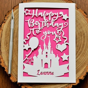 Personalisierte Disney inspirierte Schloss Papierschnitt Geburtstagskarte (Farbauswahl)