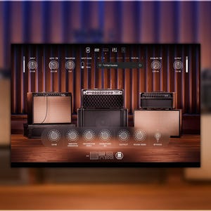 Op de afbeelding: Een digitale audio workstation-interface met drie versterkers en diverse bedieningsknoppen. De interface heeft een houten achtergrond en een reeks knoppen met de labels "Gain", "Smooth Generator" en "Signature FX".