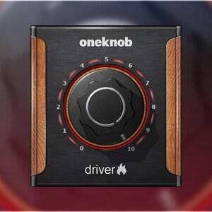 Peut inclure: Un appareil de contrôle audio noir et boisé avec le texte "oneknob" et "driver" et une icône de flamme. L'appareil possède un cadran central avec des chiffres de 0 à 10 et un anneau rouge illuminé.