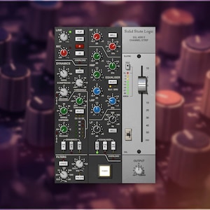 Puede incluir: Primer plano de una consola de mezclas de audio Solid State Logic SSL 4000 E Channel Strip. La consola presenta numerosas perillas, botones y deslizadores en varios colores, incluidos rojo, verde y blanco. El fondo está borroso.