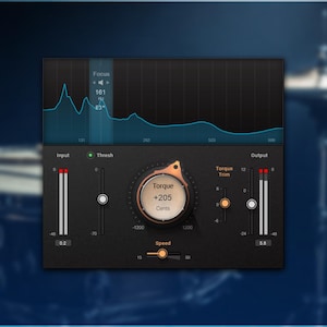 Puede incluir: Una interfaz de estación de trabajo de audio digital (DAW) con un diseño gris oscuro y negro. La interfaz presenta una visualización de forma de onda, medidores de nivel de entrada y salida, y un dial central etiquetado como "Torque +205 Cents". La palabra "Speed" también es visible.