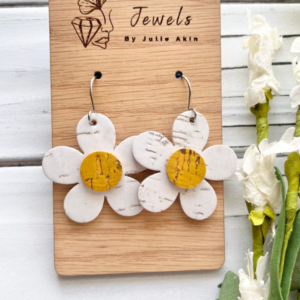 Daisy Earrings | Genuine Leather Earrings |  Leather Earrings | Spring Earrings | Flower Earrings | White Earrings | Retro Earrings