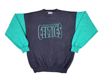 Vintage LOGO 7 Boston Celtics Crew Neck Sweatshirt Size Large NBA Basketball Pullover Embroidered Athletic Sports Activewear 90’s 80’s