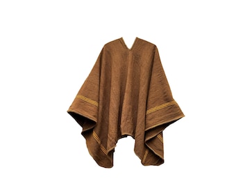 Poncho / Shawl / Poncho Peru / Peruvian vintage textile / Poncho from the andes / sweater / shawl / Andes/ Peruvian culture / winter /alpaca
