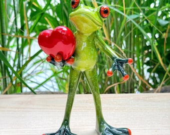 Resin Miniature Heart-Holding Frog Figurine Romantic Desk Decor, Love Gift for Couple & Self Love