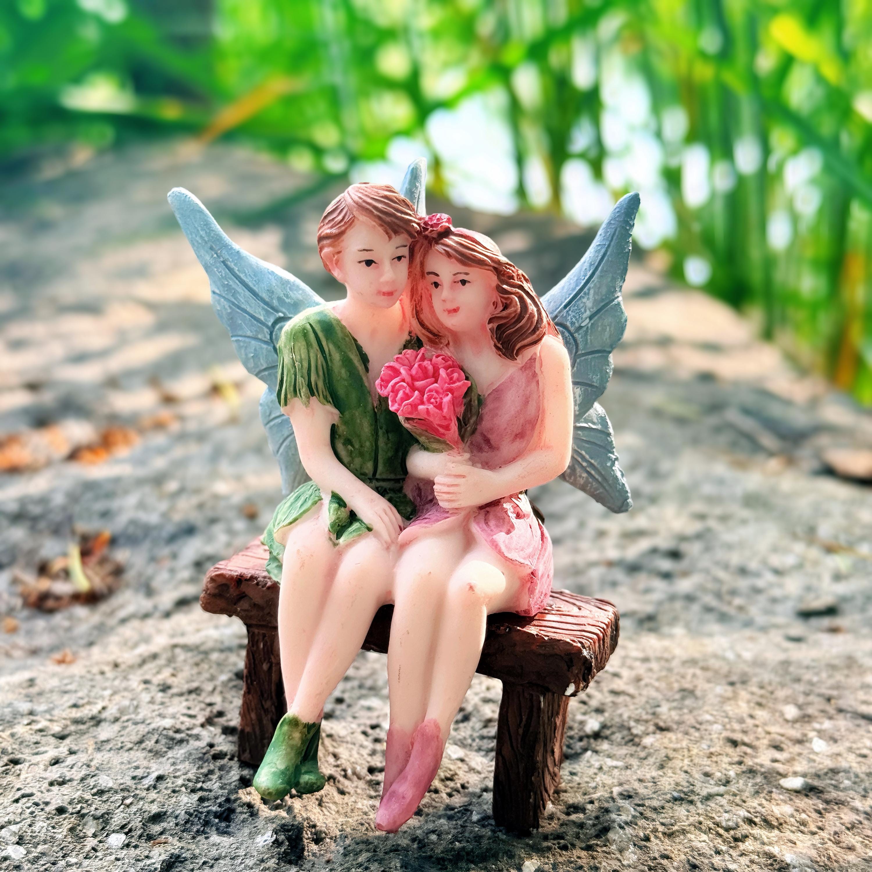 Cuddling Couple Fairy Figurine on Bench Romantic Resin Miniature Decor for Garden & Home