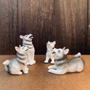 miniature set of four cute dog huskies animal statues Micro landscape decorations mini garden supplies DIY potted landscape