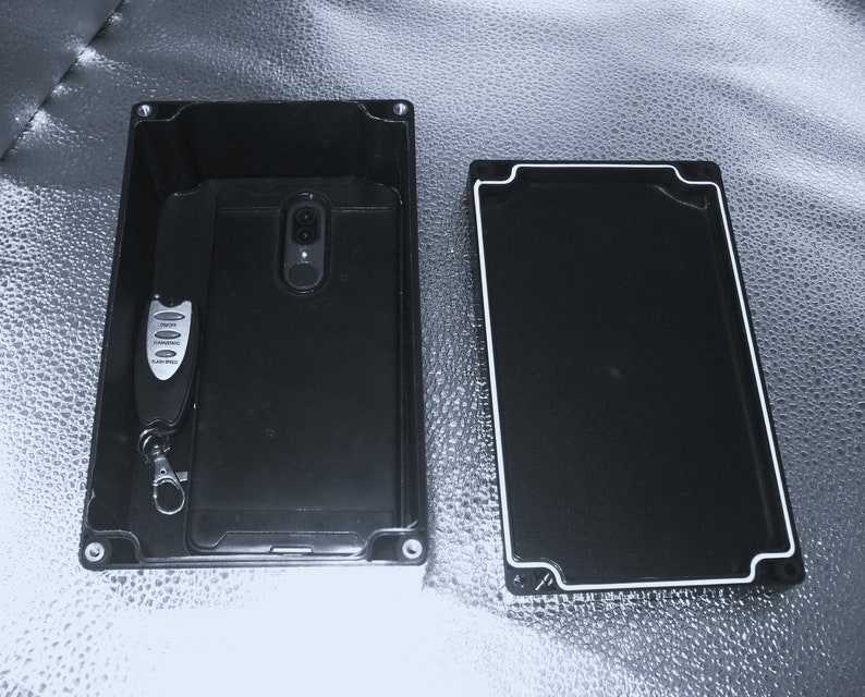 Faraday Anti EMF/RF Signal Protection Box. W/emf Protecton Cloth. - Etsy