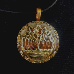Orgone/Orgonite Pendant tr33 herkimer diomond/crystal