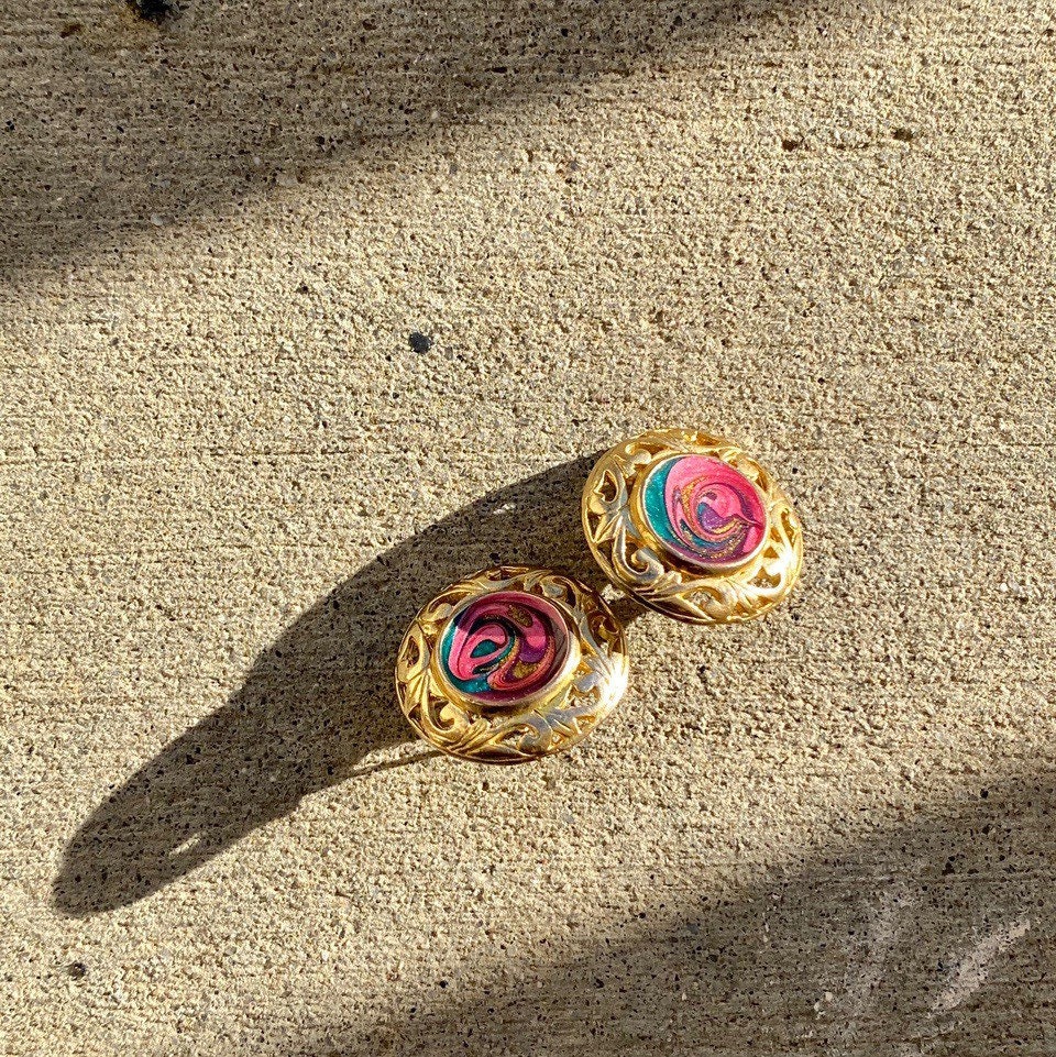 Vintage Circle Gold Plated Earrings with stunning carved detail & Colorful Glitter Swirl Finish