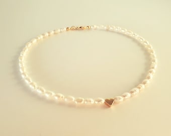 Collier de charme de coeur de perle d'eau douce, collier de coeur, collier de perle, collier de coeur d'or, bijoux faits à la main, collier de perle d'eau douce