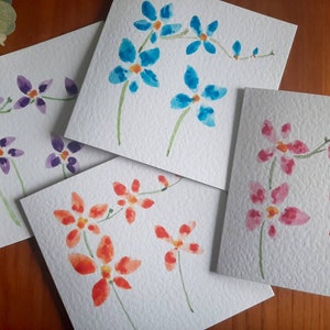 Carte de voeux individuelle de fleurs de freesia aquarelle peinte à la main, 4 options de couleurs, toutes les occasions : fête des mères, carte de condoléances, juste pour dire