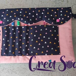 une pochette pour ardoise tout doublé tissu foret avec son chiffon