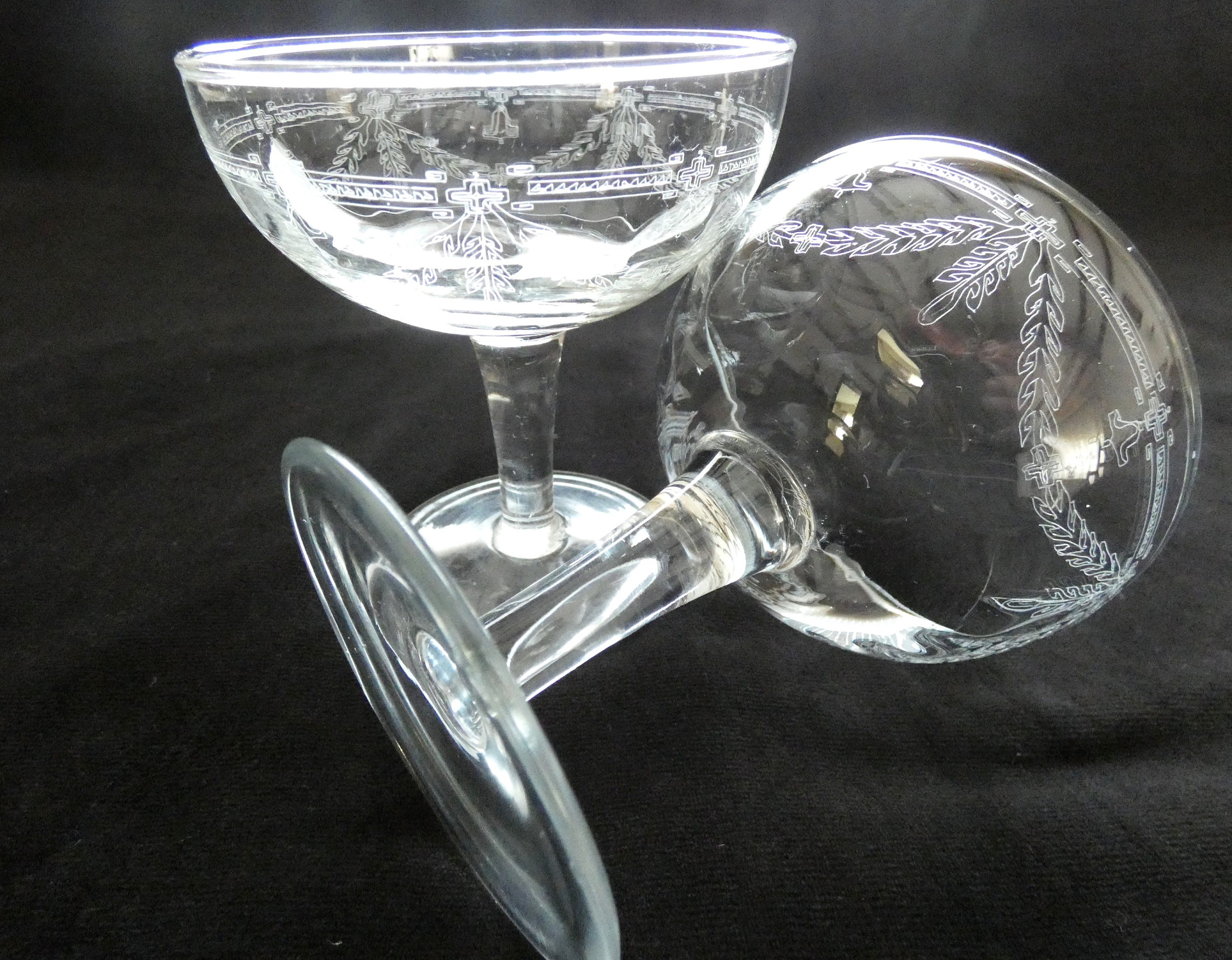Set of 7 Antique French Crystal Champagne Coupes – Laurier Blanc